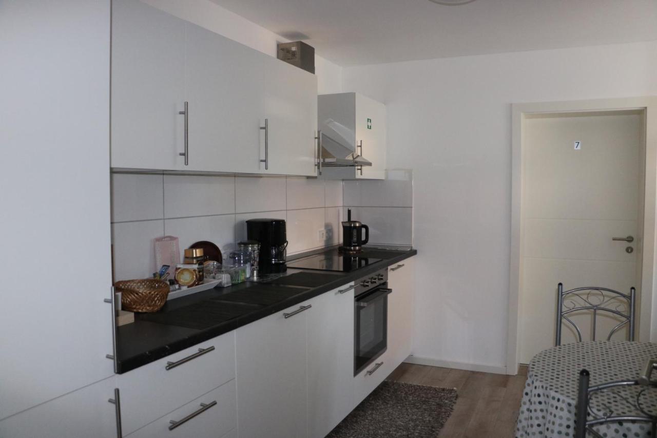 Rooms In Duesseldorf Near The Airport/Fair ภายนอก รูปภาพ