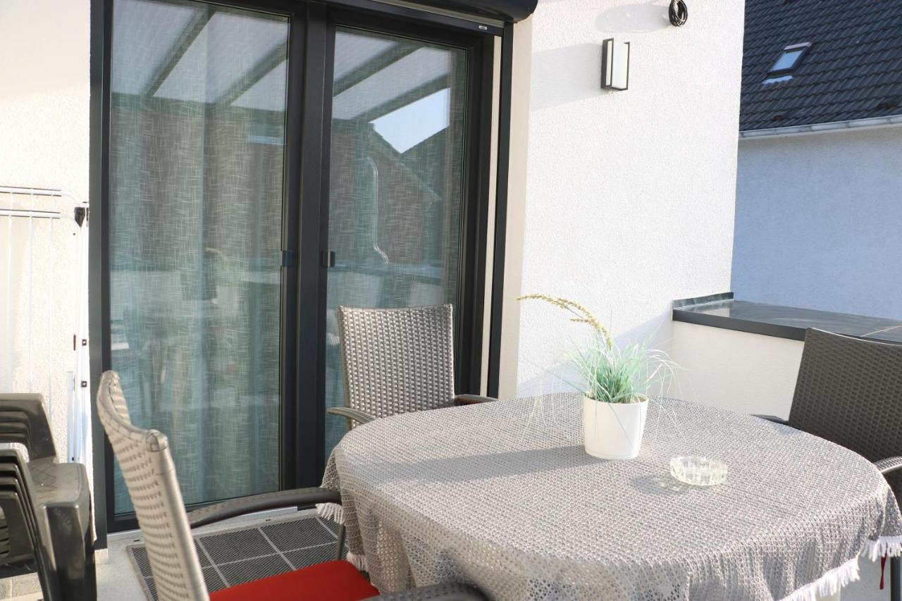 Rooms In Duesseldorf Near The Airport/Fair ภายนอก รูปภาพ